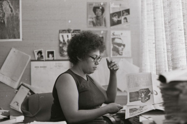 RJS1207_RJH_REGINA_AT_SOUL_OFFICE
